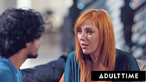 Stacked Redhead Therapist Treats Client To Her Pussy