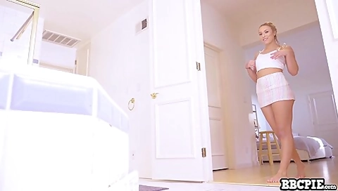Sexy Young Lady Interracial Porn Story - Aubrey Thomas