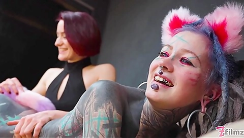 Miss Flora In Dominatrix Controls Tattooed Anuskatzz