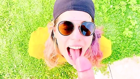 April Bigasss Blowjob Movie By Verified Amateurs With Gamer Girl