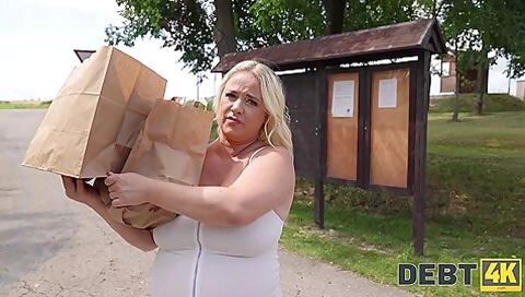 Pregnant Seductress Took Advantage Of Collectors Naivety