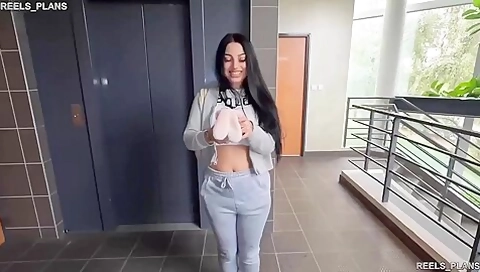 Chilean Model Fucked In An Elevator French - Roma Amor